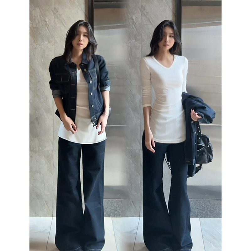 Слим фит памук-полиестер смесена тениска с V-образно деколте и дълги ръкави, средна дължина на блузата и патчворк детайл