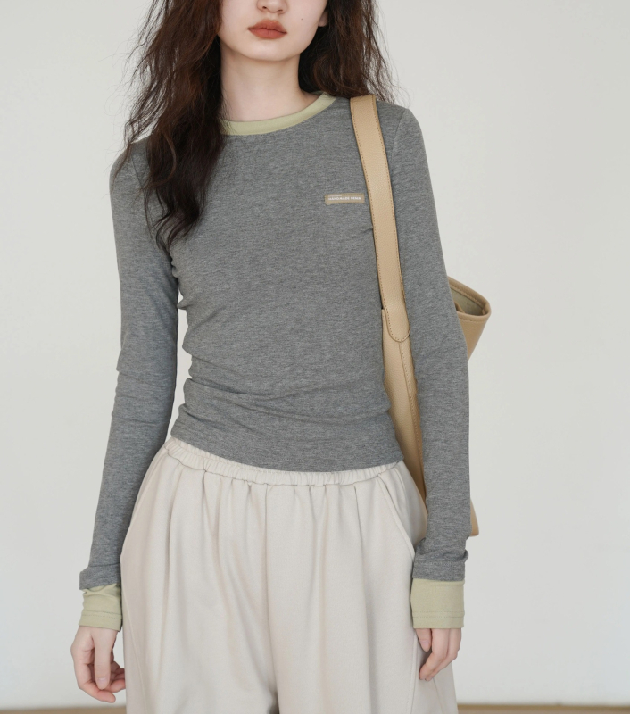 Цветно-блокирана тениска с дълъг ръкав, градски делник стил, кръгла яка, слим фит, стандартна дължина, есен 2025