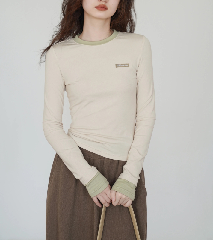 Цветно-блокирана тениска с дълъг ръкав, градски делник стил, кръгла яка, слим фит, стандартна дължина, есен 2025