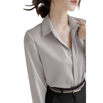 Дамска риза: кардиган стил, градски дух, дълъг ръкав, копчета с една редица, едноцветна; материя: акрилни влакна; полиестер 50–70%, найлон 30–50%; есен 2025