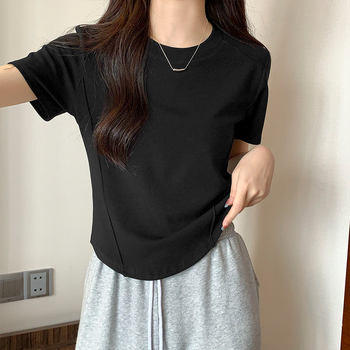 Тениска с кръгло деколте, къс ръкав, свободен силует, вискоза, без нужда от гладене, къс модел (дължина 40–50 см), лято 2025