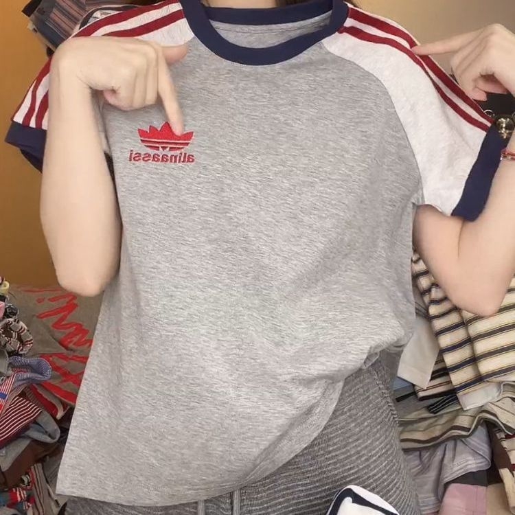 Тениска с бродерия, къс ръкав, кръгло деколте, свободен силует, полиестер, лято 2025