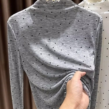 Oversize majica s polu visokim ovratnikom, vezenje, viskoza (Flat Cloth), proljeće 2025