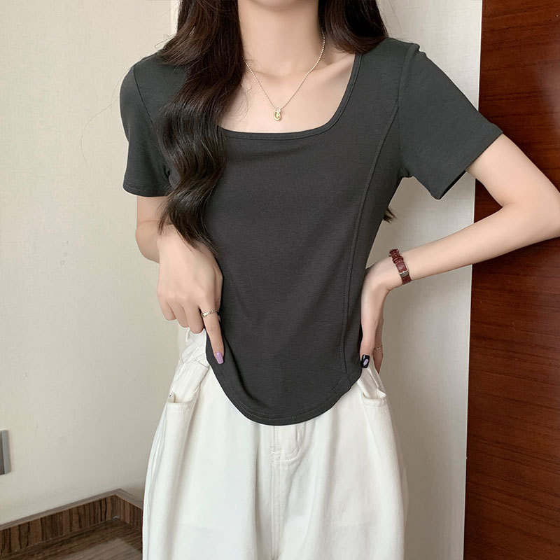 Ženska pamučna majica, slim fit, četvrtasti ovratnik, kratki rukavi; 90–95% pamuk, Spandex <30%, jednobojna