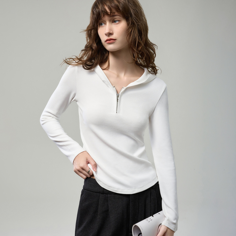 Μπλούζα με κουκούλα και μακριά μανίκια, γραμμή Slim, από βισκόζη, λεπτομέρεια patchwork, φθινόπωρο 2025