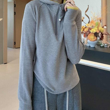 Hanorac din velur cu glugă pentru femei – mâneci lungi, croială lejeră, design colaj/splicing