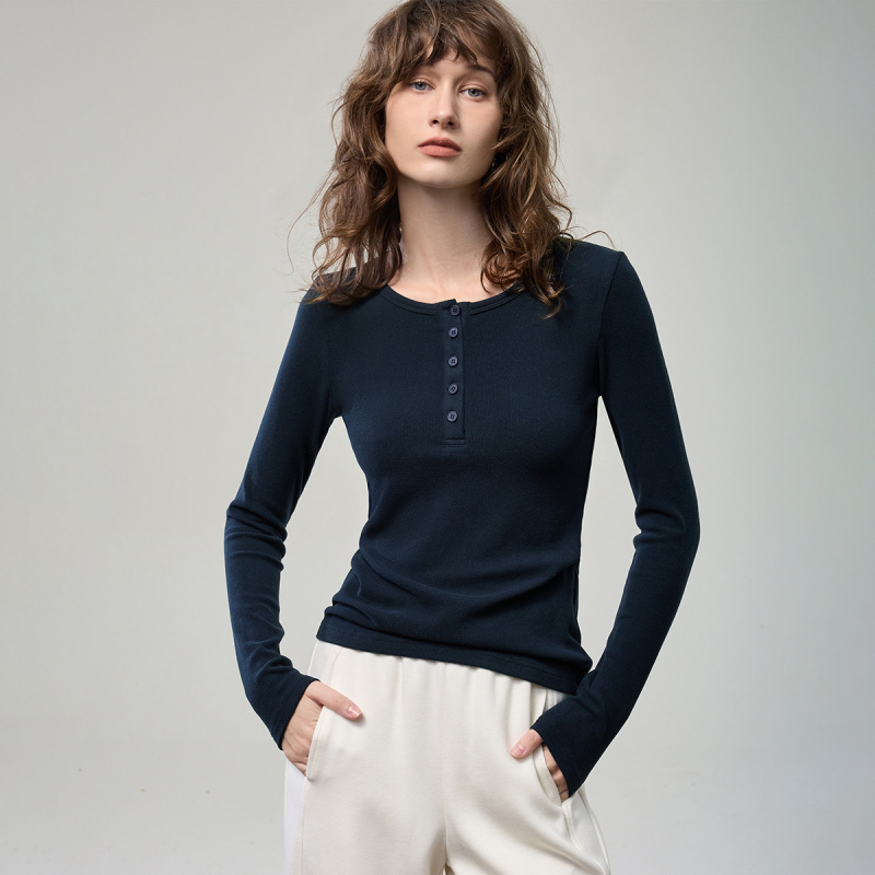 Μπλούζα με μακρύ μανίκι και γιακά Henley (βισκόζη ίνα; μακρύ μανίκι; στενή γραμμή; κανονικό μήκος)