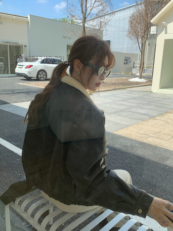 Umelokožená bunda s golierom z umelej kožušiny, stojací golier, zips, voľný strih