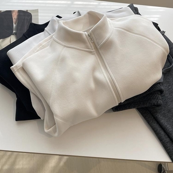 Ženska mikina od poliestera s geometrijskim uzorkom, slim-fit, polo ovratnik i zip