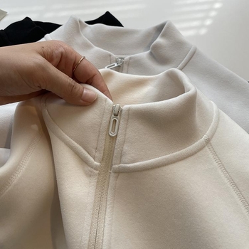 Ženska mikina od poliestera s geometrijskim uzorkom, slim-fit, polo ovratnik i zip