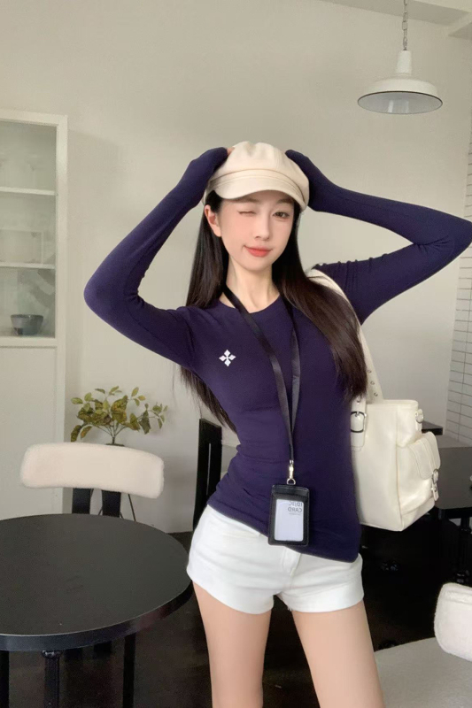 Bluză de mânecă lungă, broderie cu cruce, guler rotund, croială Slim Fit, poliester 95%+