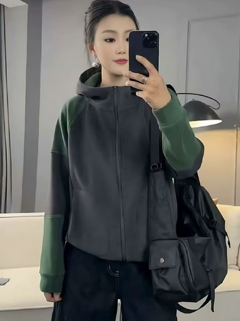 Γυναικείο φούτερ φλίς με κουκούλα και φερμουάρ, πάνελ patchwork, ύφασμα polar fleece, μίξη βαμβακιού-πολυεστέρα, χαλαρή γραμμή