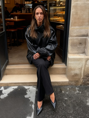 Dámska PU kožená bunda s motorkár štýlom, stojací golier, zips dopredu, voľný strih, štandardná dĺžka