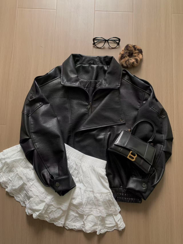 Kožená bunda z umelej kože (PU) s V-krkom, zips, voľný strih