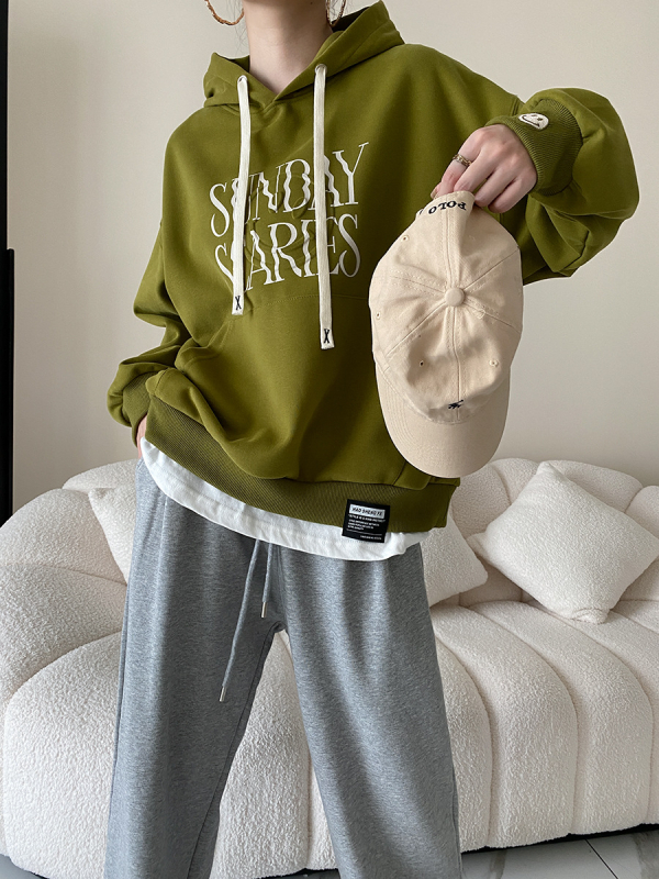 Duks s kapuljačom s dizajnom riječi, široki kroj, balon rukavi, pamuk-poliester smešavina