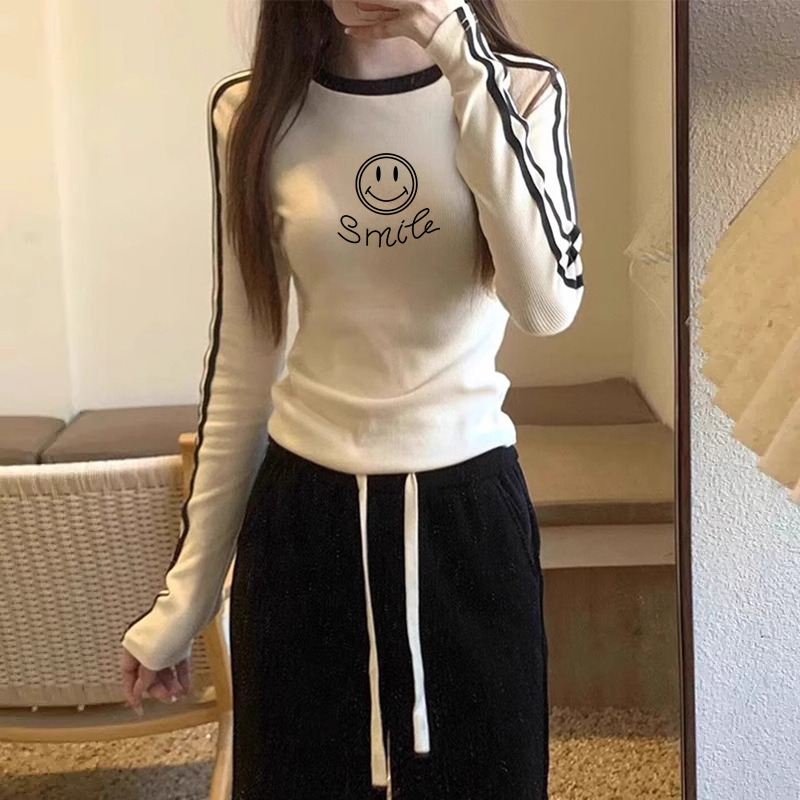 Ženska pamuk majica s dugim rukavima, okrugli izrez, print s anime tekstom, šivani detalji, slim fit, jesen 2025