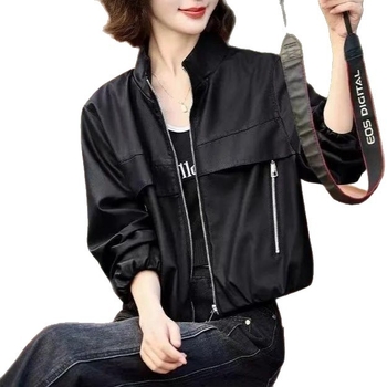 Moteriška faux odos striukė su stovinčiu apykakle, užtrauktukas, siauras kirpimas, ilgomis rankovėmis