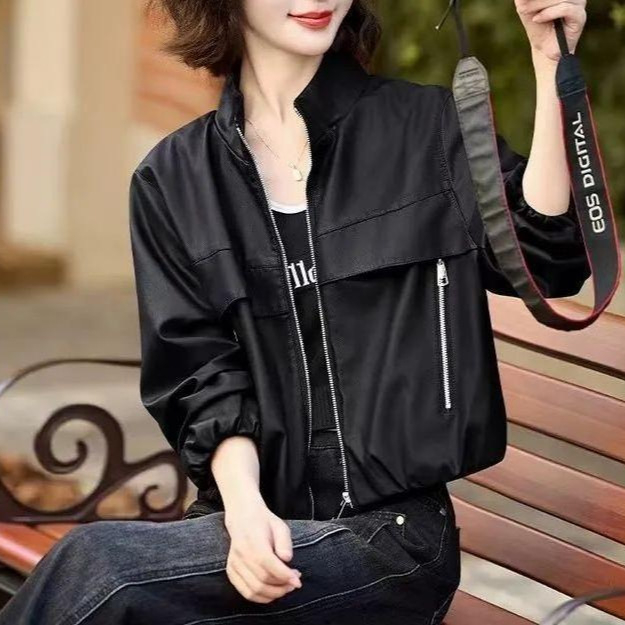 Moteriška faux odos striukė su stovinčiu apykakle, užtrauktukas, siauras kirpimas, ilgomis rankovėmis