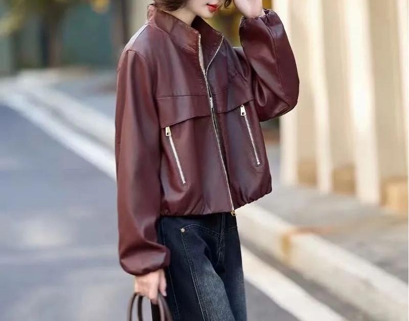 Moteriška faux odos striukė su stovinčiu apykakle, užtrauktukas, siauras kirpimas, ilgomis rankovėmis