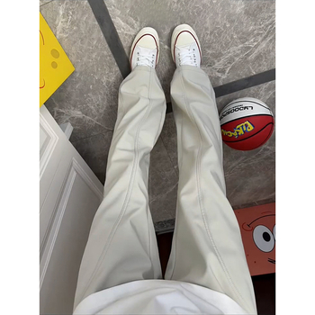 Cargo casual nohavice s fleecovou podšívkou, stredne vysoký pás so šnúrkou, voľný strih a štíhly rovný spodok, elastický materiál