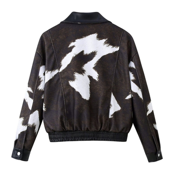 Дамско късо PU кожено яке-бомбър с патчворк в крави принт, лацкан, цип, дълги ръкави