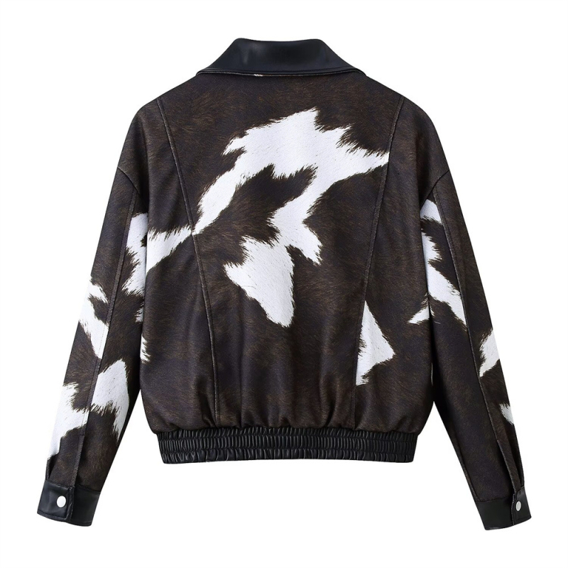 Дамско късо PU кожено яке-бомбър с патчворк в крави принт, лацкан, цип, дълги ръкави