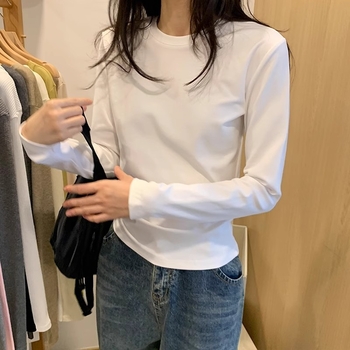Ženski pamučni T-shirt s dugim rukavima, bez nabora, regular kroj, okrugli izrez, jednobojan, srednja duljina, jesen 2025, japansko-korejski casual stil, američki retro stil