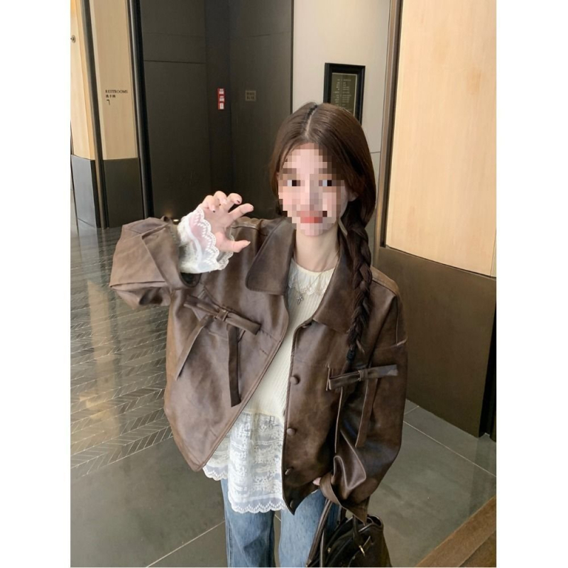 Damska jakna od umjetne kože - Ultra kratka duljina (≤40 cm), Polo ovratnik, Bez rukava, Proljeće 2025