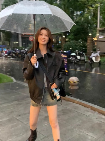 PU kožna jakna, polo ovratnik, A-linijski kroj, zatvaranje na više gumba, elegantan zreli ženski stil