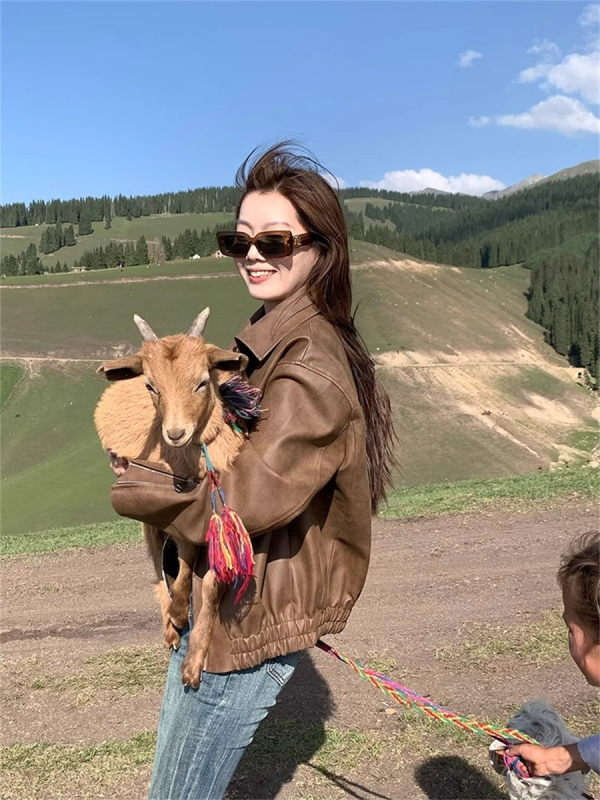 PU kožna jakna, polo ovratnik, A-linijski kroj, zatvaranje na više gumba, elegantan zreli ženski stil