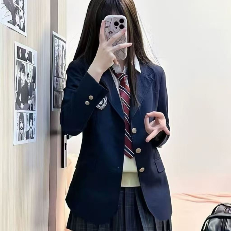 Ženski blejzer u kolegijalnom stilu, jednostruko kopčanje, ovratnik saka, dugi rukavi, poliester tkanina, duljina 50–65 cm, proljeće 2025, japansko-korejski ležerni stil