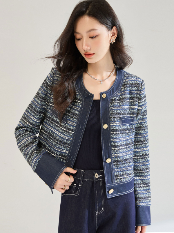 Outdoor kabát z tweedovej tkaniny s textúrou priadze | zmes polyester-vlna | blokový vzor | krátky strih | zapínanie na jednu radu gombov