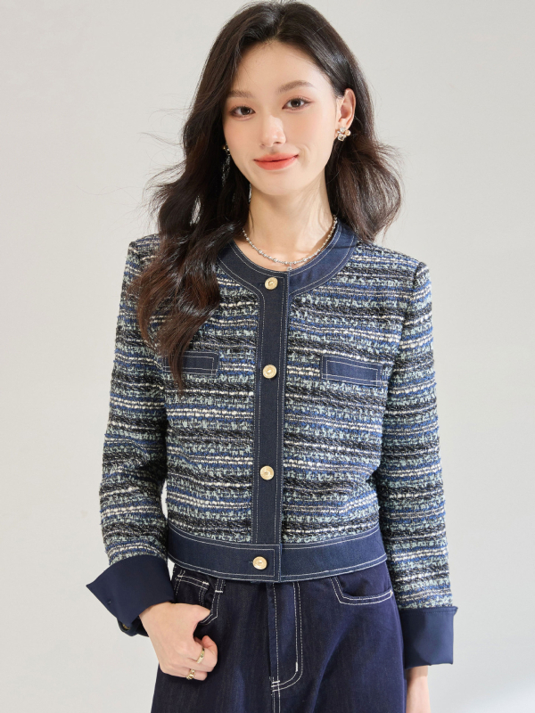 Outdoor kabát z tweedovej tkaniny s textúrou priadze | zmes polyester-vlna | blokový vzor | krátky strih | zapínanie na jednu radu gombov