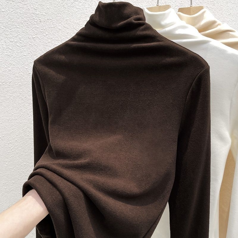 Oversize ženski T-shirt s visokim ovratnikom, viskozna tkanina, vezenje