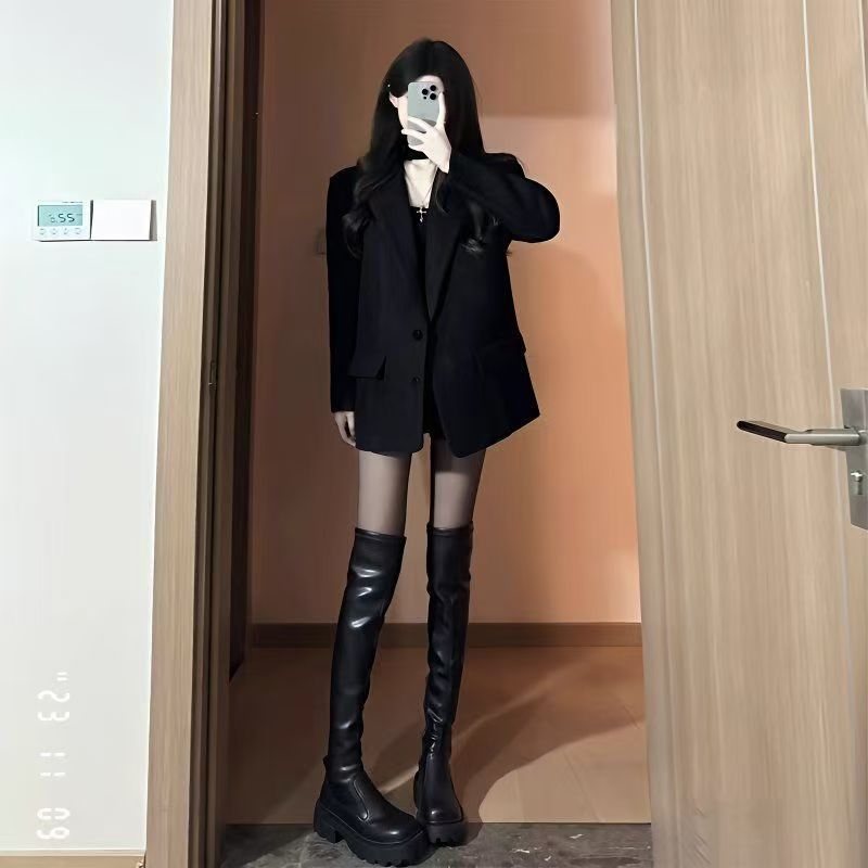 Žensko sako za kostim, mala figura, minimalistički stil, rever ovratnik, dugi rukavi, srednje duga dužina, poliester