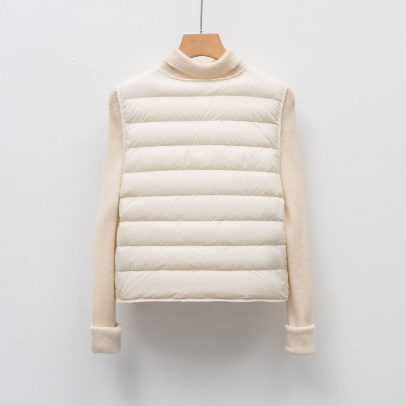 Dámska vesta s husím páperom, vodorovné pruhy, 86–90% husieho páperia, stredná hrúbka, V-krk, normálna dĺžka