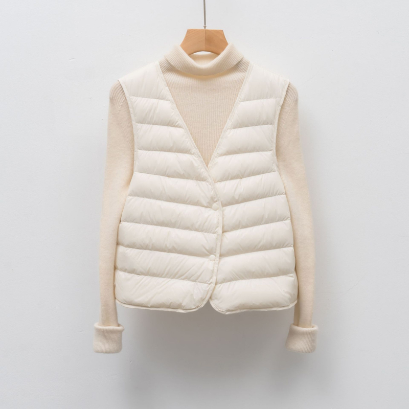 Dámska vesta s husím páperom, vodorovné pruhy, 86–90% husieho páperia, stredná hrúbka, V-krk, normálna dĺžka