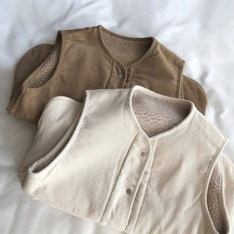 Vesta fără mâneci reversibilă, model color-block, decolteu în V, nasturi pe un singur rând, lungime obișnuită, material poliester cu umplutură poliester-cotton