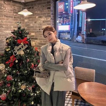 Vesta de chenille pentru femei, cu guler polo, primăvara 2025, conținutul principal de țesătură <30%