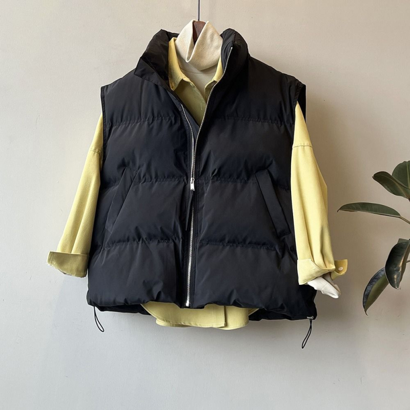 Vestă femei cu decolteu în V, stil coreean, țesătură poliester 90–95%, croială regulată, lansare primăvara 2025.