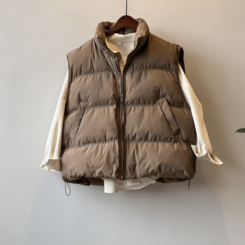 Vestă femei cu decolteu în V, stil coreean, țesătură poliester 90–95%, croială regulată, lansare primăvara 2025.