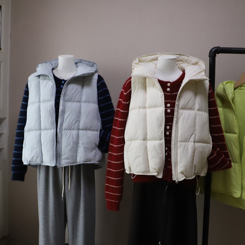 Dámska kapucňová vesta so zipsom, pravidelná dĺžka, voľný strih, polyesterová tkanina s výplňou polyester-bavlna