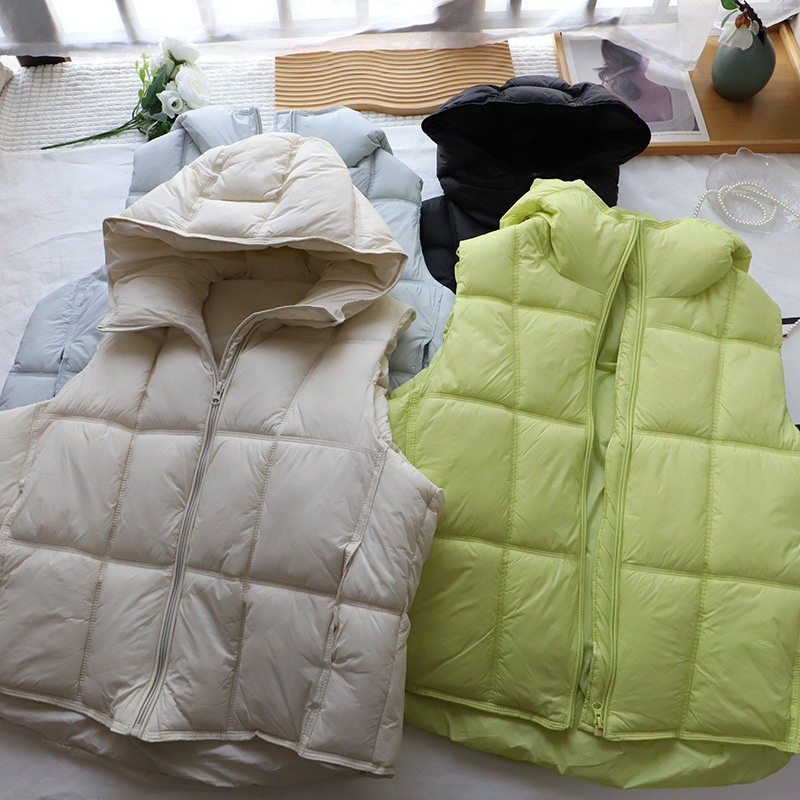 Dámska kapucňová vesta so zipsom, pravidelná dĺžka, voľný strih, polyesterová tkanina s výplňou polyester-bavlna