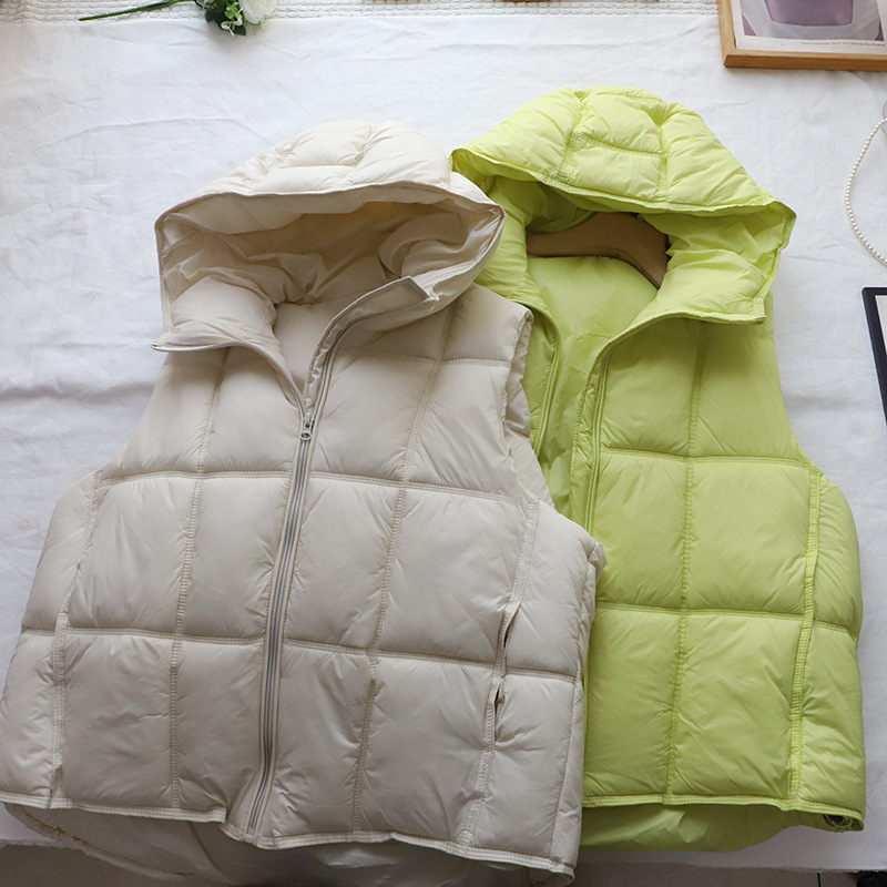 Dámska kapucňová vesta so zipsom, pravidelná dĺžka, voľný strih, polyesterová tkanina s výplňou polyester-bavlna