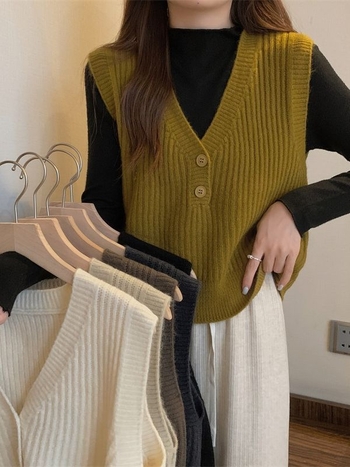 Dámska pletená vesta s V-úhom, jednofarebná, voľný strih, obyčajná dĺžka 50–65 cm