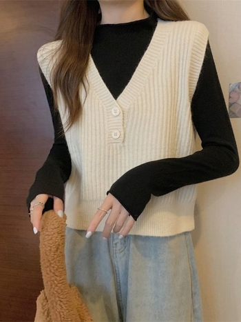 Dámska pletená vesta s V-úhom, jednofarebná, voľný strih, obyčajná dĺžka 50–65 cm