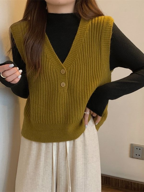 Dámska pletená vesta s V-úhom, jednofarebná, voľný strih, obyčajná dĺžka 50–65 cm