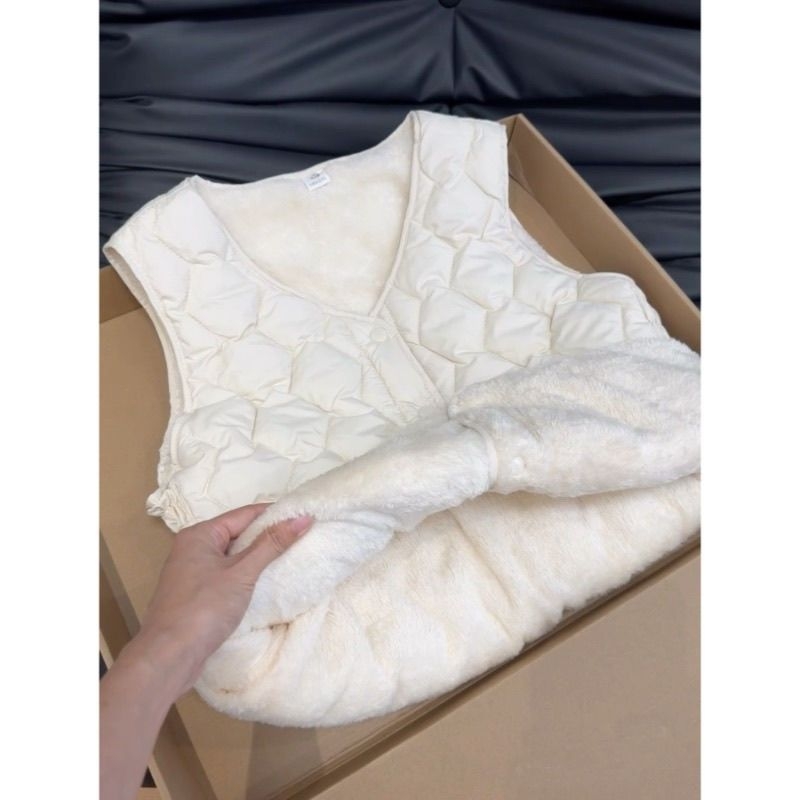 Vesta zo zmesi vlna | U-krk | Geometrický vzor | Pravidelná dĺžka 50–65 cm | Výplň z polyester-bavlna