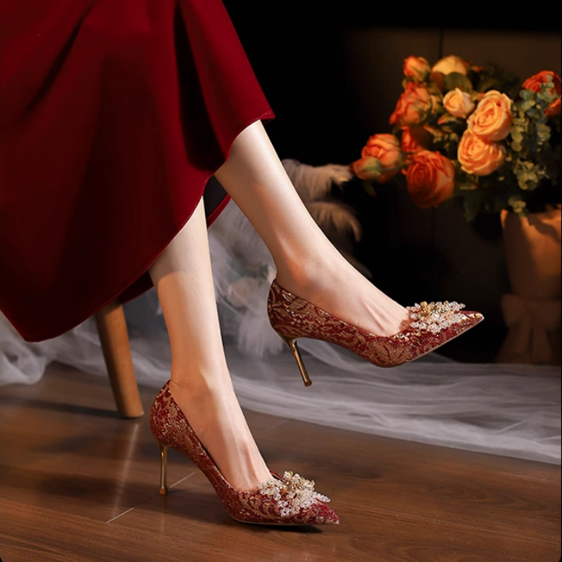 Vysoké topánky na opätku s ostrým nosom, PU vršok, tenký podpätok 6-8 cm, zapínanie Slip-On