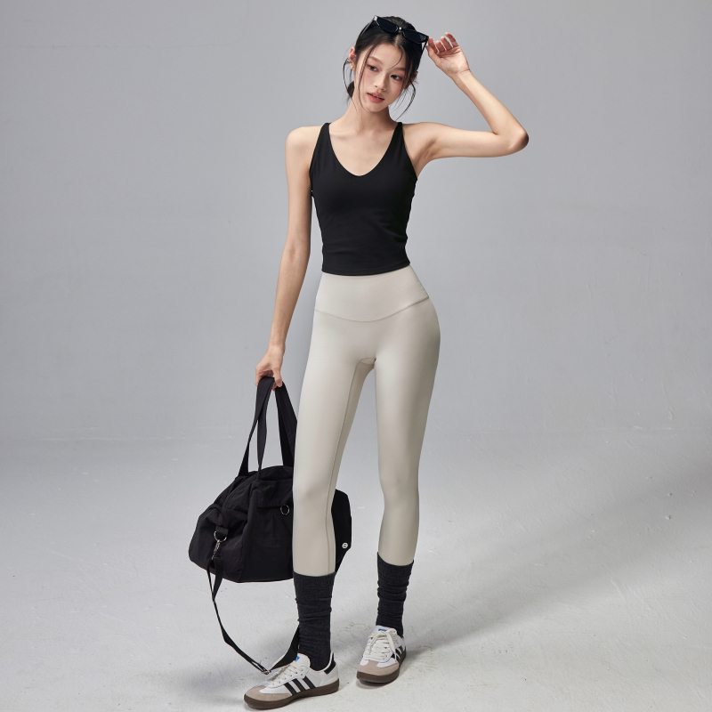 Jóga tielko s výplňou na prsia, elastické, priliehavý strih, stredná dĺžka, materiál Nylon-Spandex